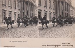 MILITARIA  2. Rentrée De L'Ecole De Cavalerie .  Vue Stéréoscopique Julien DAMOY - Regimente