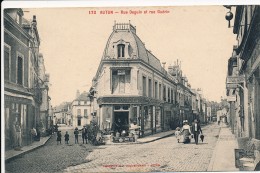 CPA 71 AUTUN Rue Deguin Et Rue Guérin Animée Avec Droguerie - Autun