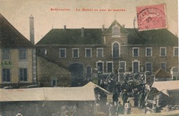 CPA 71 BELLEVESVRE La Mairie Un Jour De Marché - Andere & Zonder Classificatie