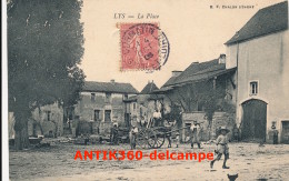 CPA 71 LYS Près De CHISSEY LES MACON Très Rare Carte  La Place Animée - Andere & Zonder Classificatie