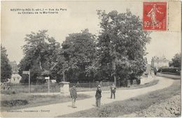 Neuvy-le-Roi - Vue Du Parc Du Château De La Martinerie - Neuvy-le-Roi