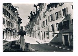 LA NEUVEVILLE . Suisse . Le Faubourg Vue De La Fontaine . - La Neuveville