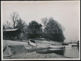 Cca 1950 Ék Sándor (1902-1975) Festőművész: Budapest, A Római Parti Csónakházak, Fotó Jelzés Nélkül, A Szerző Hagyatékáb - Andere & Zonder Classificatie