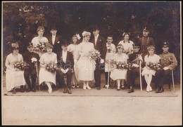 Cca 1914 Katonák Hölgytársaságban, Fotó, 16x22 Cm - Other & Unclassified