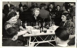 * T1/T2 1940 Nagyvárad, Oradea; Bevonulás, Nők Az Asztalnál / Entry Of The Hungarian Troops, Women At The Table. Boros P - Unclassified