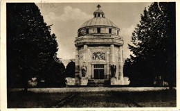 T2 Krasznahorkaváralja, Krásnohorské Podhradie; Mauzóleum, Kiadja Fuchs József / Mausoleum - Unclassified