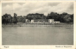 T2/T3 Ungvár, Uzshorod, Uzhorod; Uszoda Az Ung Parton / Swimming Pool On The River Bank - Zonder Classificatie