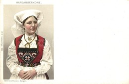 ** T2 Hardangerkone / Norwegian Folklore. Eneberettiget No. 67. - Unclassified