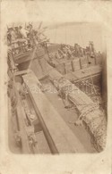 ** T2/T3 Szénrakodás Osztrák-magyar Csatahajóra / K.u.K. Kriegsmarine, Mariners During Coal Loading. Photo (fl) - Unclassified