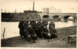 ** T2 II. Világháborús Magyar Katonák Csoportképe / WWII Hungarian Army, Group Photo - Unclassified