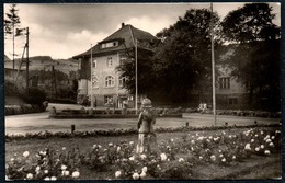 B0851 - Bahnhofsplatz Mit Haus Ehrhardt - Konsum -  Mengersgereuth Hämmern - Straub & Fischer TOP - Sonneberg