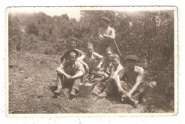 Photo Militaria Sur Carte 30 REMOULINS Souvenir Des Manoeuvres Du Garon Juillet 41 Les Chauffeurs Anciens Classe 1938/39 - Remoulins