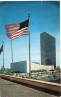 UNITED NATIONS BUILDINGS WITH AMERICAN FLAG FLYING - New York City - Small Format - Formato Piccolo - Union Square