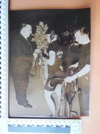 Photo Press Bike/bicycle/cycling Race 1936, Rare (for Details Please See The Back Side Of It) - Radsport