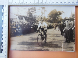 Photo Press Bike/bicycle/cycling Race, Cca. 1935, Rare (for Details Please See The Back Side Of It) - Wielrennen