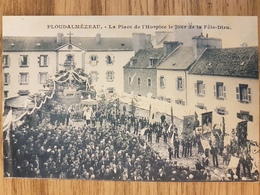 Ploudalmezeau.la Place De L'hospice Le Jour De La Fête Dieu - Ploudalmézeau