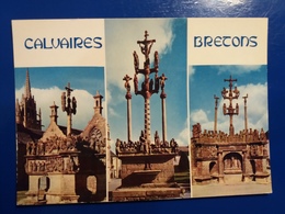 CALVAIRES BRETONS - Monuments