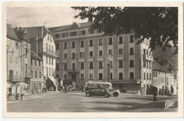 15 Cantal Chaudesaigues Autocar Place Du Gravier Et Hotel Valette Pompe A Essence - Other & Unclassified