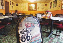 USA - Route 66 Old Family Restaurant, Illinois, China's Postcard - Ruta ''66' (Route)