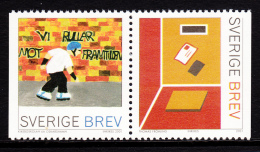 Sweden 2001 MNH Scott #2422 Se-tenant Pair (5k) Skateboarder, Letter Stamp Design Winners - Unused Stamps