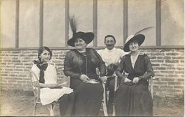 Carte Photo Datée De 1915 : Portrait D'une Famille (non Identifiée) - Receptions