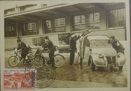 L) 1958 FRANCE, ALGERIA, PEOPLE, CARS, BIKES, DAY OF THE STAMP, MOTORIZED POSTAL DISTRIBUTION, RED, POST CARD - Maximum Cards