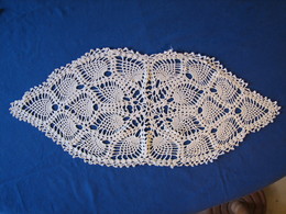52 - Napperon Au Crochet Ancien - Tafelkleden