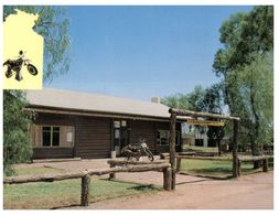 (25) Australia (with Stamp At Back Of Postcard) - NT - Mt Ebenezer Roadhouse (with Dirt Road Motorbike) - Unclassified
