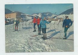 Bellevaux (74) : GP De Skieurs Au Départ Près Du Parking De La Station En 1983 (animé) GF. - Bellevaux