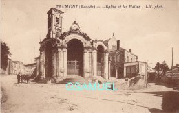 85 - Talmont (Vendée) L'église Et Les Halles  L.V. Photo - (Voir Scan). - Talmont Saint Hilaire