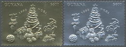 ** Thematik: Weihnachten / Christmas: 1993, Guyana. Lot Of 100 GOLD Stamps And 100 SILVER Stamps CHRIST - Kerstmis
