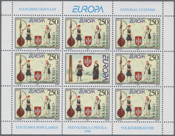 ** Bosnien Und Herzegowina - Serbische Republik: 1998, Europa, 100 Little Sheets Of Both Issues With 8 - Bosnië En Herzegovina