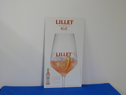 Plaque En Métal "LILLET" Rosé. - Blechschilder (ab 1960)