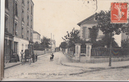 ALFORTVILLE     LA RUE RASPAIL . MENUISIER AU TRAVAIL EN PP - Alfortville