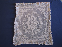 82 - Napperon Au Crochet - Tapetes