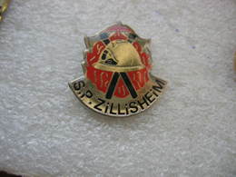 Pin's Des Sapeurs Pompiers De La Commune De ZILLISHEIM (Dépt 68) - Pompiers