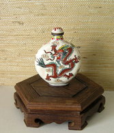 CHINESE OLD HANDMADE PORCELAIN SNUFF BOTTLE No. 006 - Asian Art