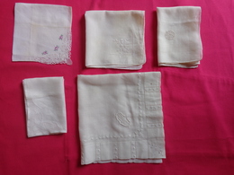 Lot De Mouchoirs Ancien Belle Broderie (9944) - Handkerchiefs