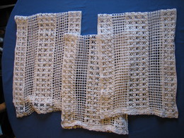 5 - 4 Rideaux  Au Crochet - Napperons