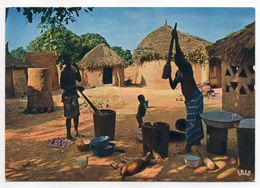 Afrique-- Afrique En Couleurs --Scène Villageoise (animée,enfants ) - Unclassified