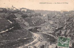 Crozant    23        Les Ruines Et Le Village        (voir Scan) - Crozant