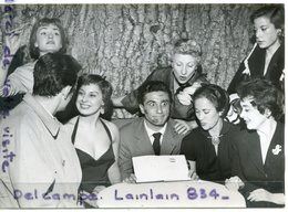- Photo De Presse, Original Jean-Claude PASCAL, Magali NOEL, Gilbert BECAUD,  Brigitte AUBER, 25- 10-1955, Scans. - Personalidades Famosas
