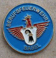 Delcampe - POMPIER DE LA VILLE DE BALE VILLE  - SUISSE - FEUERWEHRMANN BASEL STADT -  SCHWEIZ - BERUFSFEUERWEHR - (ROUGE) - Pompiers
