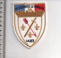 REF 10 : Écusson Patch Thème TIR A L'ARC Archerie Archer Arc Club LE PERREUX - Boogschieten