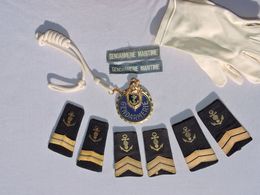 BEAU LOT  EPAULETTES + PLAQUE MOTOCYCLISTE GENDARMERIE MARITIME - Police & Gendarmerie