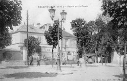 VALENTON - PLACE DE LA POSTE   BELLE CARTE ANIMEE - Valenton