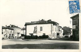 82 : Negrepelisse - Place Du Monument  Semi Moderne Voyagée En 1954 - Negrepelisse