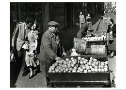 Paris : Les Oranges De La Rue Mazarine Par Doisneau (1950) - Doisneau