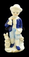 Kisfiú Nyuszival, Porcelán Figura, Jelzetlen, Kézzel Festett, Gyári Repedéssel, M: 13 Cm - Altri & Non Classificati