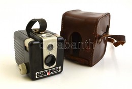 Kodak Brownie Flash (Made In France) Box Fényképezőgép, Eredeti Bőr Tokjában / Vintage Camera, In Good Condition - Macchine Fotografiche